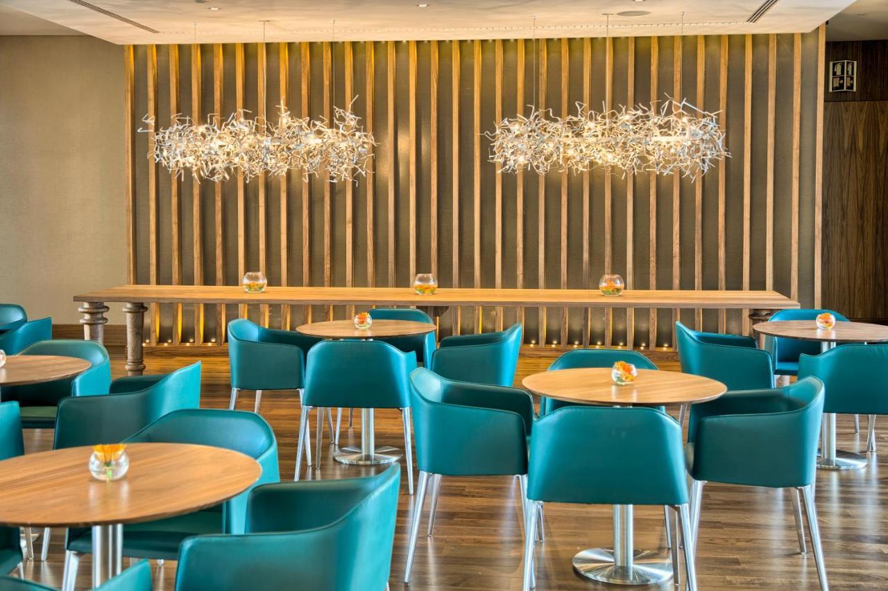 Epic Sana Lisboa Hotel Екстериор снимка The lounge at the airport