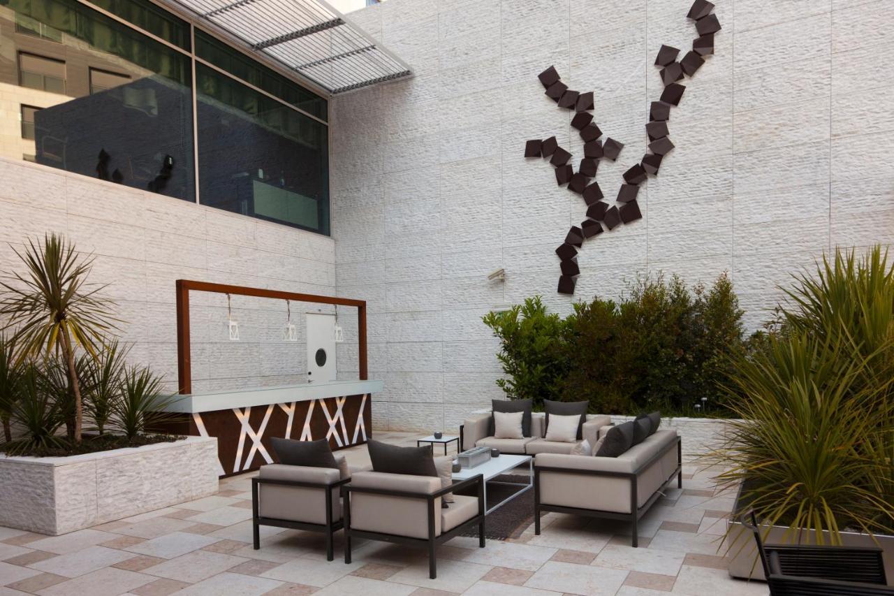 Epic Sana Lisboa Hotel Екстериор снимка The interior courtyard