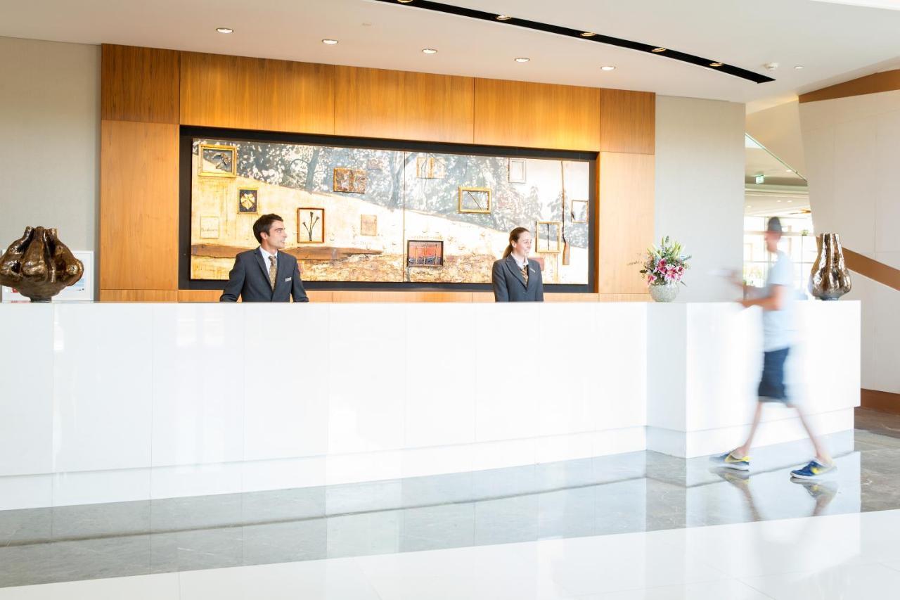 Epic Sana Lisboa Hotel Екстериор снимка The lobby of the Four Seasons Hotel