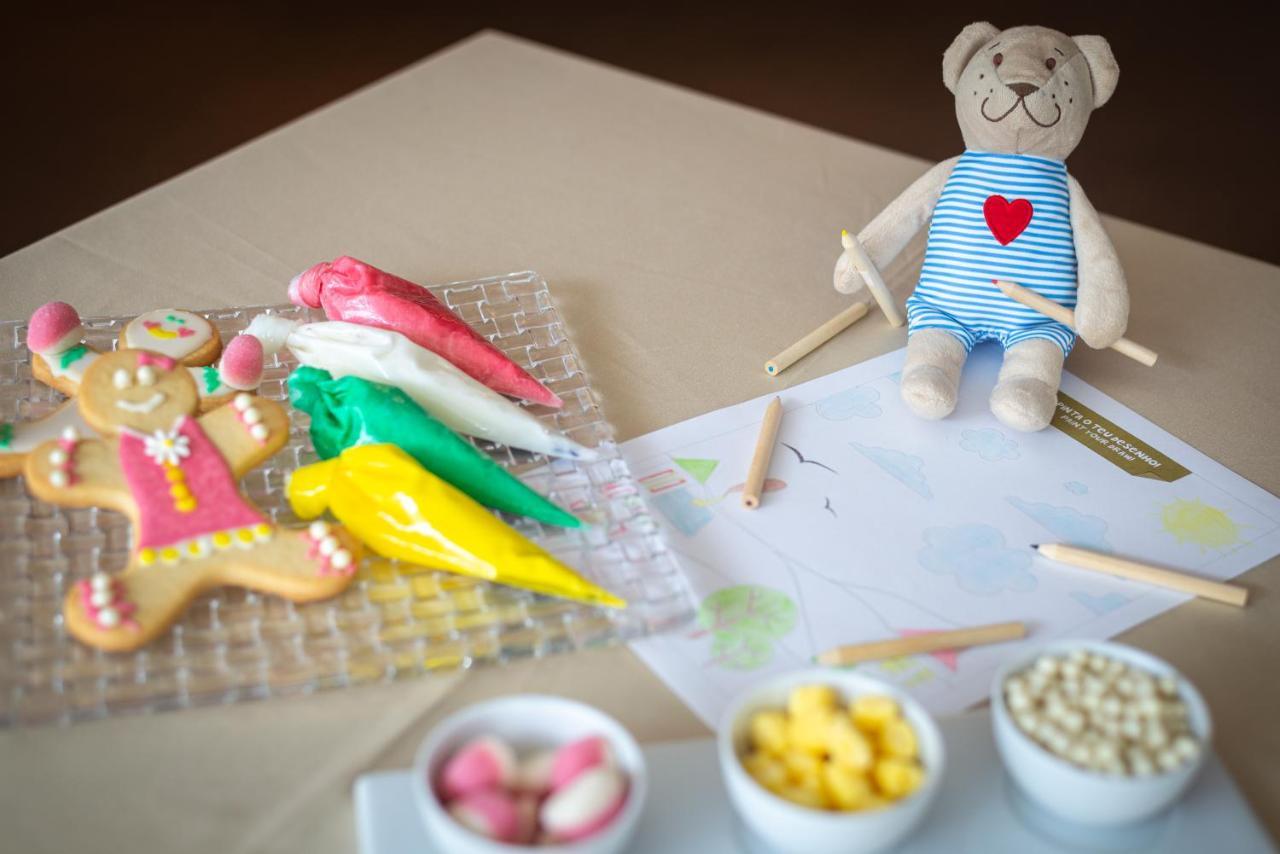 Epic Sana Lisboa Hotel Екстериор снимка A teddy bear with a heart